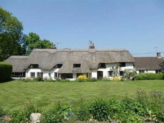 6 Bedroom Property